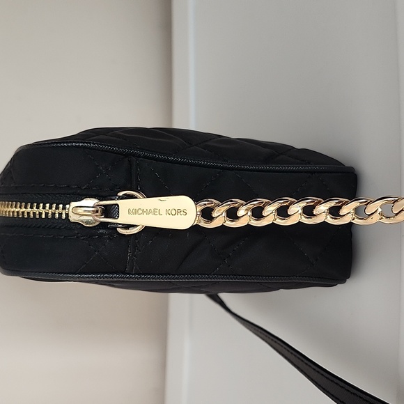 Michael Kors Jet Set Crossbody w/Free MK Wallet - Picture 5 of 15